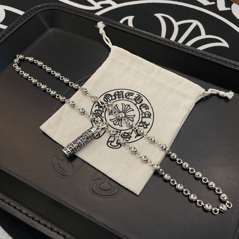 Ch*0me He**ts necklaces